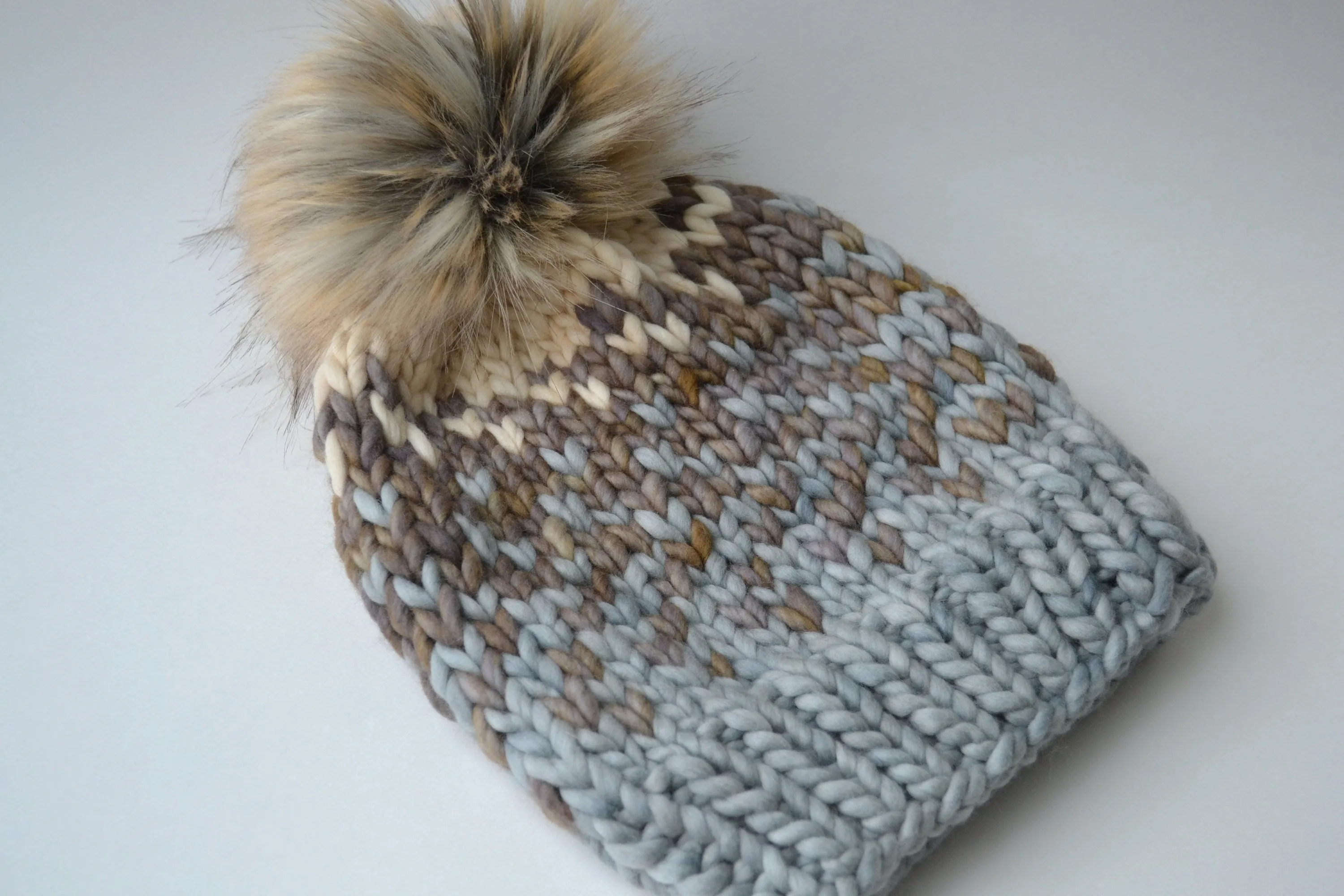 KNITTING PATTERN: Sunrise Hat, Easy Fair Isle Hat Knitting Pattern for Super Bulky Yarn