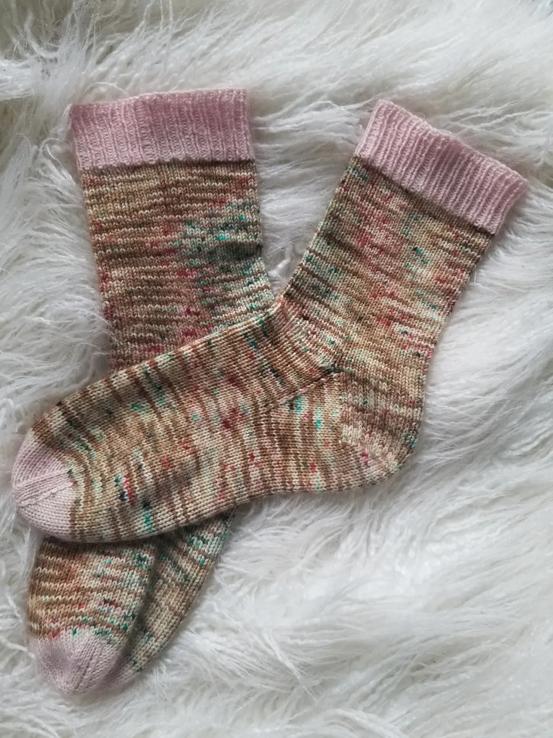 Super Simple Toe-Up Socks - Knitting Pattern